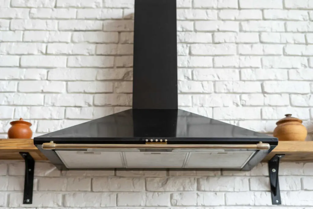 Dripping range hood with closed flaps
