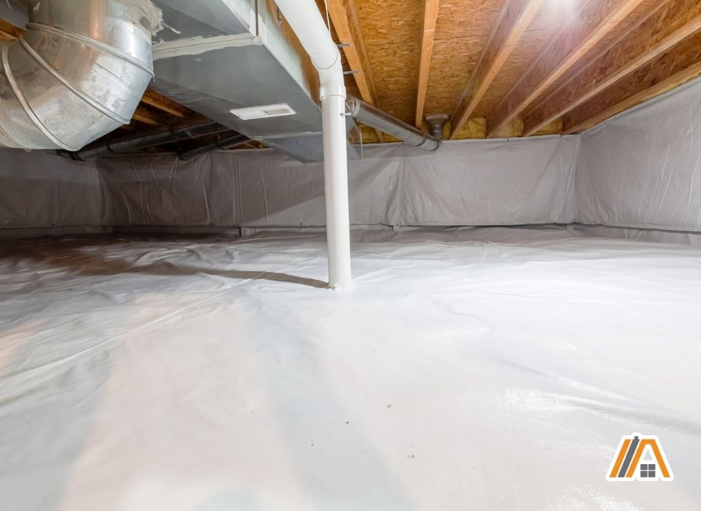 Covered-crawl-space-with-hvac-pipe